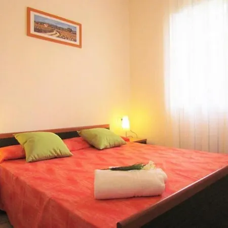 8 Guests Near The Beach - Air Conditioning - Private Garden