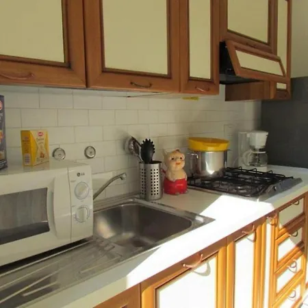 8 Guests Near The Beach - Air Conditioning - Private Garden Holiday home *